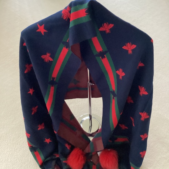 Gorgeous Bee Winter Scarf/Wrap - Picture 1 of 5